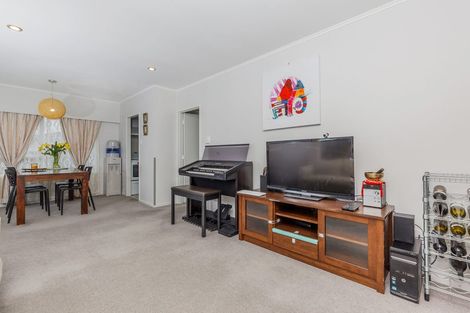 Photo of property in 114 Titirangi Road, New Lynn, Auckland, 0600