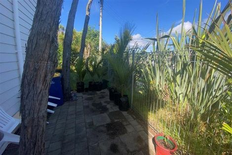 Photo of property in 131 Colwill Road, Massey, Auckland, 0614