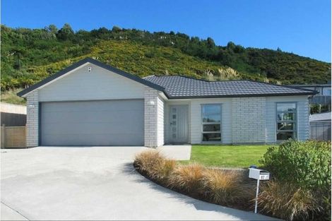 Photo of property in 82 Staithes Drive North, Whitby, Porirua, 5024