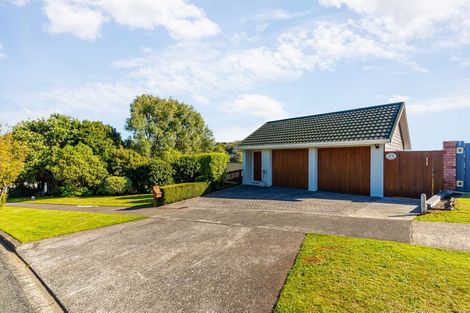 Photo of property in 22 Sailmaker Close, Whitby, Porirua, 5024