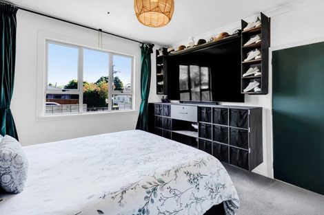 Photo of property in 21 Carthew Street, Okato, 4335