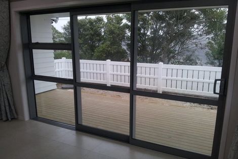 Photo of property in 124 Browns Bay Road, Rothesay Bay, Auckland, 0630