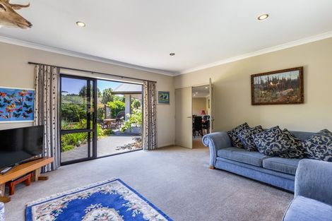 Photo of property in 22 Maple Grove, Acacia Bay, Taupo, 3385