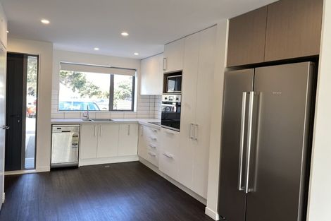 Photo of property in 2u3 Stone Street, Miramar, Wellington, 6022