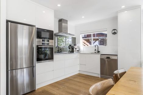 Photo of property in 2/25 Ciprian Place, Henderson, Auckland, 0612