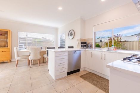 Photo of property in 14 Blythfield Place, Taradale, Napier, 4112