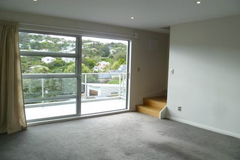 Photo of property in 23 Kopiko Way, Brooklyn, Wellington, 6021