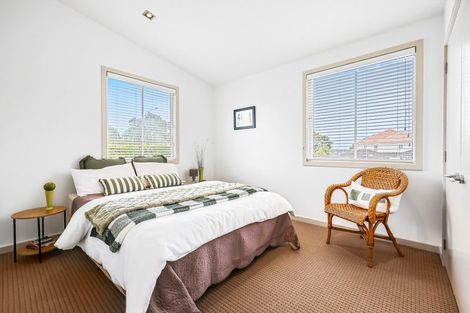 Photo of property in 2/2 Clifton Road, Hauraki, Auckland, 0622