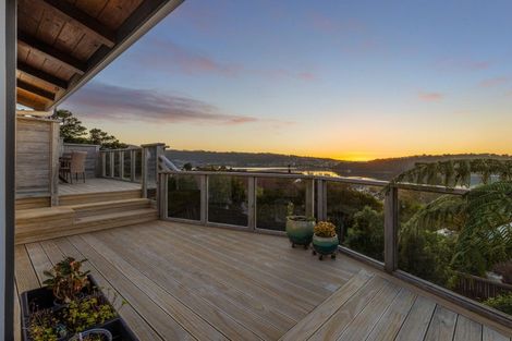 Photo of property in 10 Kinloch Place, Papakowhai, Porirua, 5024