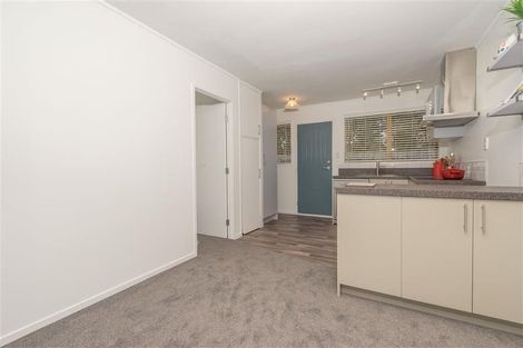 Photo of property in 70 Taikata Road, Te Atatu Peninsula, Auckland, 0610