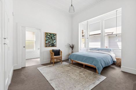 Photo of property in 16 Hamilton Road, Cambridge, 3434