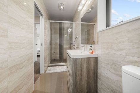 Photo of property in 23 Mckenzie Road, Mangere Bridge, Auckland, 2022