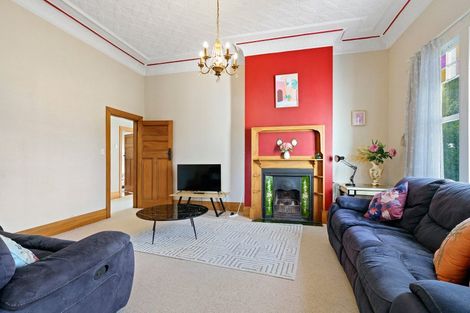 Photo of property in 41 Queen Street, Cambridge, 3434