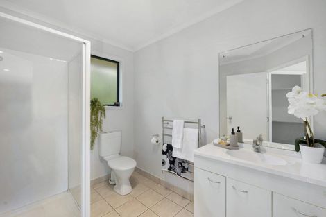 Photo of property in 38 Cabeleigh Drive, Helensville, 0800