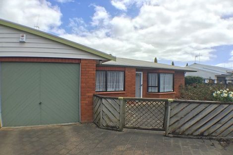 Photo of property in 2/455 Ferguson Street, Palmerston North, 4410