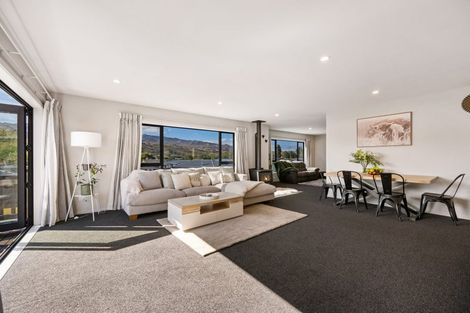 Photo of property in 71 Stratford Drive, Mount Pisa, Cromwell, 9383