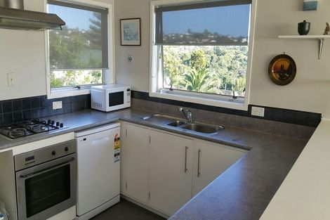 Photo of property in 2/16 Shanaway Rise, Hillcrest, Auckland, 0627