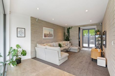 Photo of property in 33a Stanley Point Road, Stanley Point, Auckland, 0624