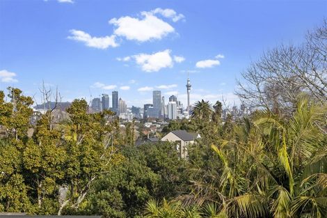 Photo of property in 2/305 Lake Road, Hauraki, Auckland, 0622