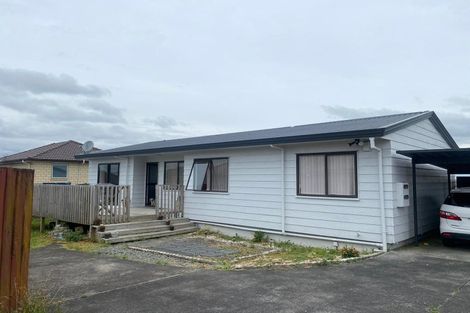 Photo of property in 2/10 Charisma Place, Randwick Park, Auckland, 2105
