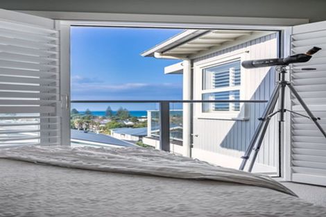 Photo of property in 18 Panorama Heights, Orewa, 0931