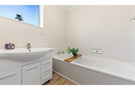 Photo of property in 61 Landsdowne Terrace, Cashmere, Christchurch, 8022