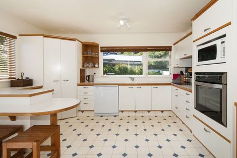 Photo of property in 2 Volkner Grove, Waterloo, Lower Hutt, 5011