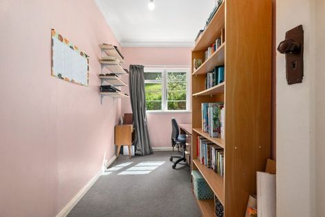 Photo of property in 76 Maupuia Road, Maupuia, Wellington, 6022