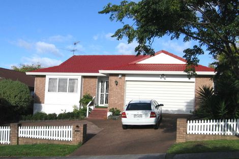 Photo of property in 1/2 Perendale Close, Somerville, Auckland, 2014
