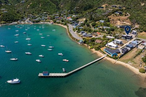 Photo of property in 2 Whaitere Place, Waikawa, Picton, 7220