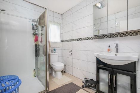 Photo of property in 64 Reynella Drive, Massey, Auckland, 0614