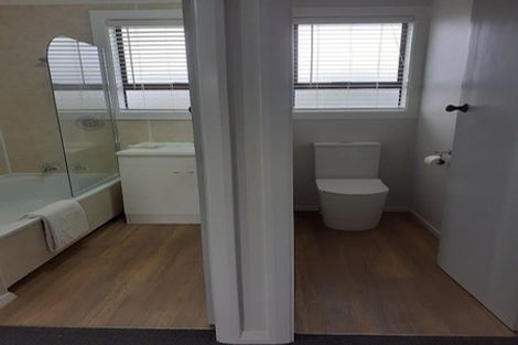 Photo of property in 19 Avro Crescent, Hornby, Christchurch, 8042