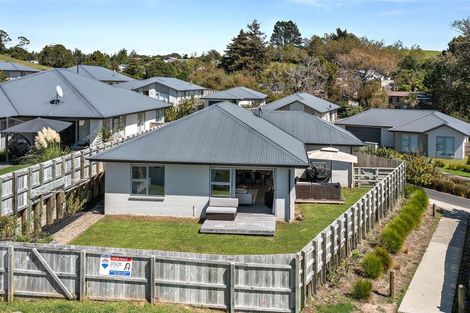 Photo of property in 35 Fairwater Road, Warkworth, 0910