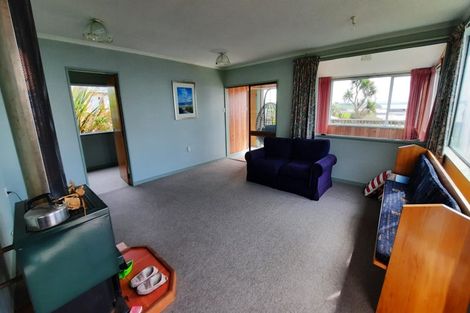 Photo of property in 3 Esplanade, Kaka Point, 9271