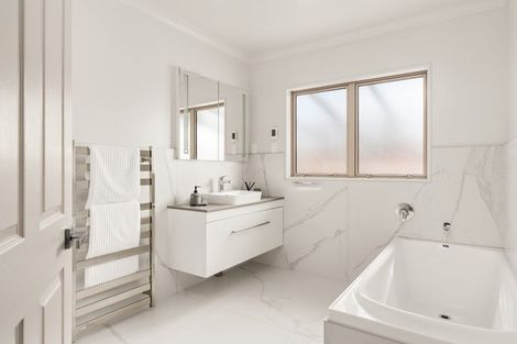 Photo of property in 3 Seaview Road, Otumoetai, Tauranga, 3110