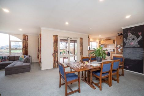 Photo of property in 39 Parnell Heights Drive, Kelvin Grove, Palmerston North, 4414