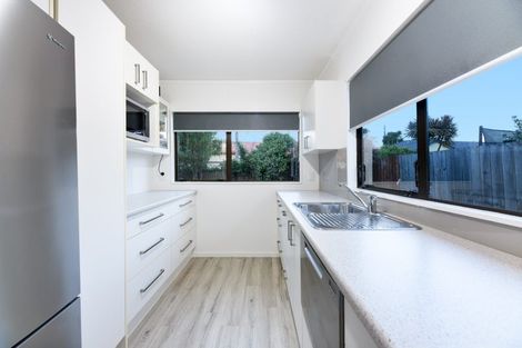 Photo of property in 2/23 Septimus Place, Henderson, Auckland, 0612