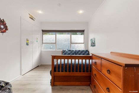 Photo of property in 1/3 Holt Avenue, Torbay, Auckland, 0630