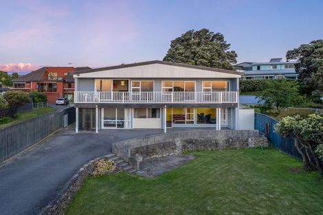 Photo of property in 104 Marine Parade, Paraparaumu Beach, Paraparaumu, 5032