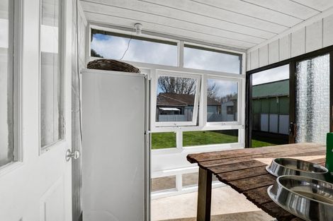 Photo of property in 15 York Street, Eltham, 4322