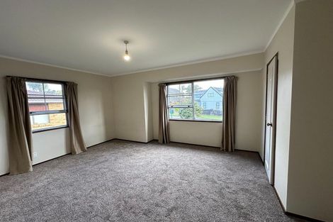 Photo of property in 11 Ravenstone Place, Chatswood, Auckland, 0626
