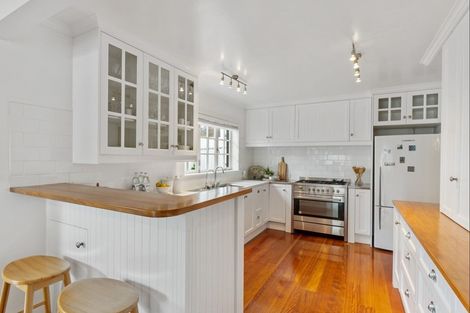 Photo of property in 25a Milford Road, Milford, Auckland, 0620