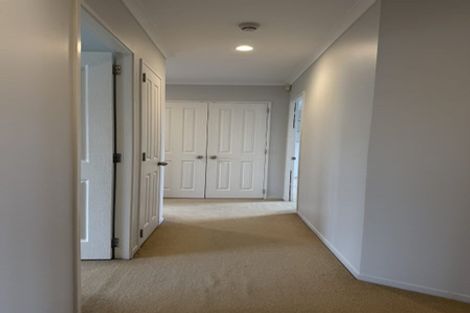 Photo of property in 38 Maypark Crescent, Flat Bush, Auckland, 2016