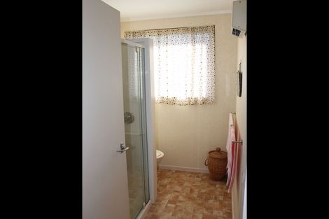 Photo of property in 52 Butterworth Drive, Glendene, Auckland, 0602