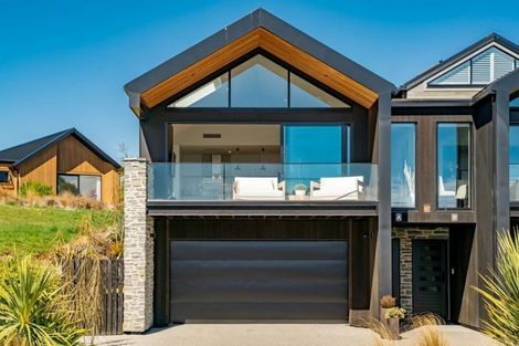 Photo of property in 16 Mcgibbon Lane, Jacks Point, 9371