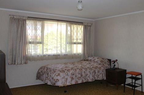 Photo of property in 52 Butterworth Drive, Glendene, Auckland, 0602