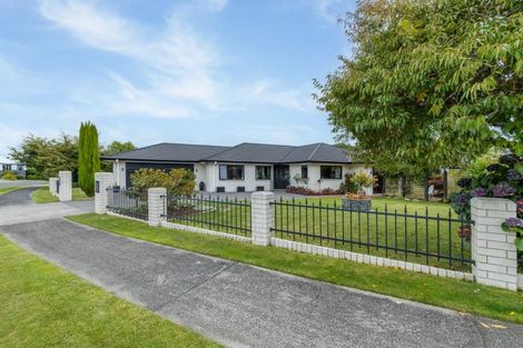 Photo of property in 6 Anderson Way, Highlands Park, New Plymouth, 4312