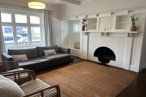 Photo of property in 295 Marine Parade, Napier South, Napier, 4110