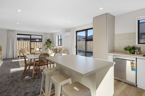 Photo of property in 28 Blakely Street, Amberley, 7410