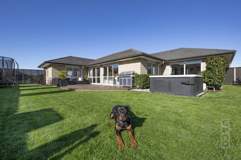 Photo of property in 14 Pohutukawa Parade, Riverhead, 0820